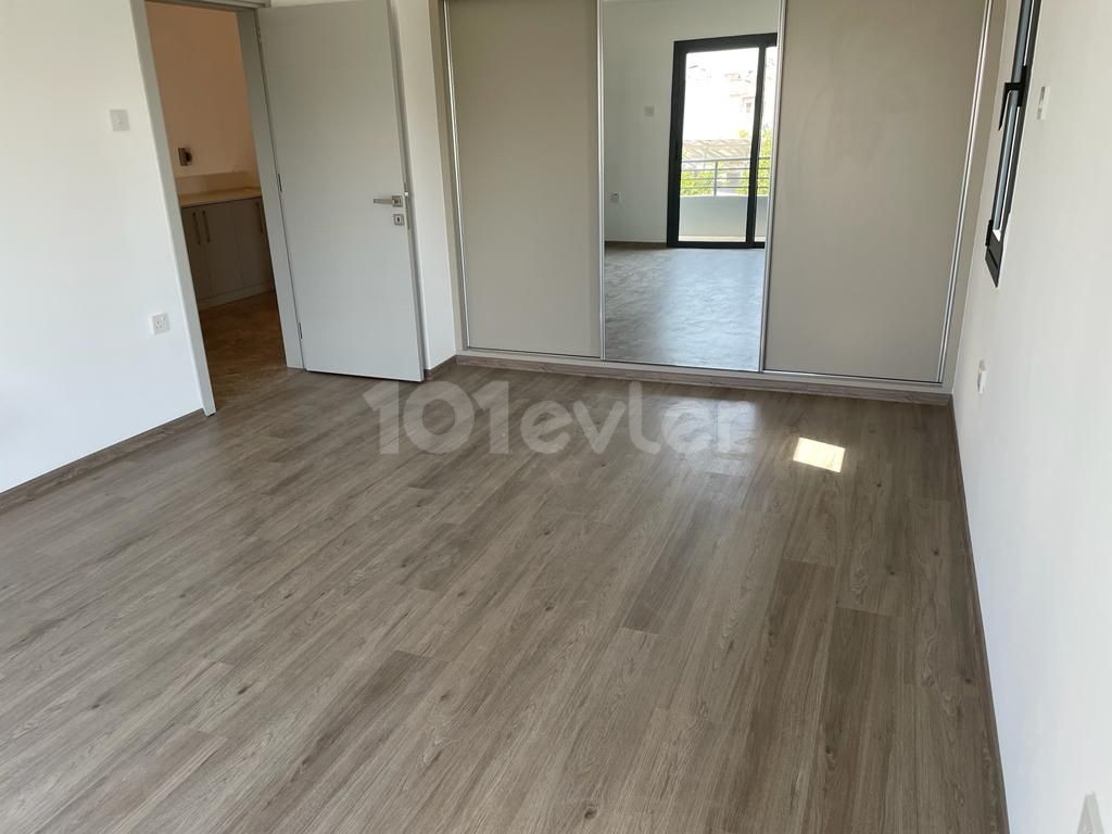 Gönyeli Yenikent'te Satılık 3+1 Türk Malı İkiz Duplex Müstakil Ev