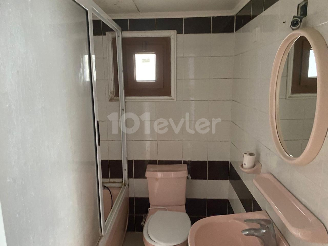 KYRENIA CENTRAL 3 + 1 APARTMENT FOR RENT ** 