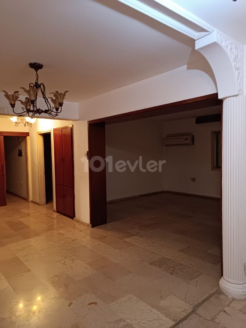 NIKOSIA HERRENHAUS ZUM VERKAUF 2+1 WOHNUNG 52.000.- GBP ** 