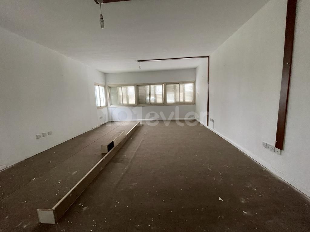 300 M2 1 FLOOR MADE OF TURKISH GOODS IN GÖNYELI. APARTMENTS FOR SALE ** 