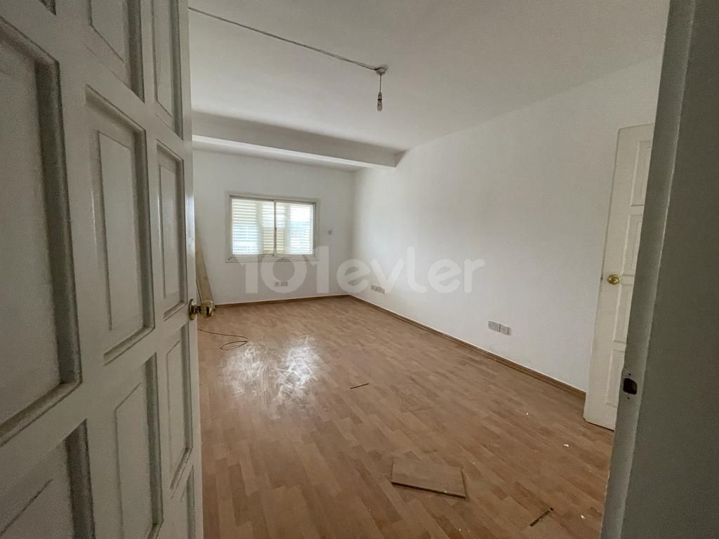 300 M2 1 FLOOR MADE OF TURKISH GOODS IN GÖNYELI. APARTMENTS FOR SALE ** 