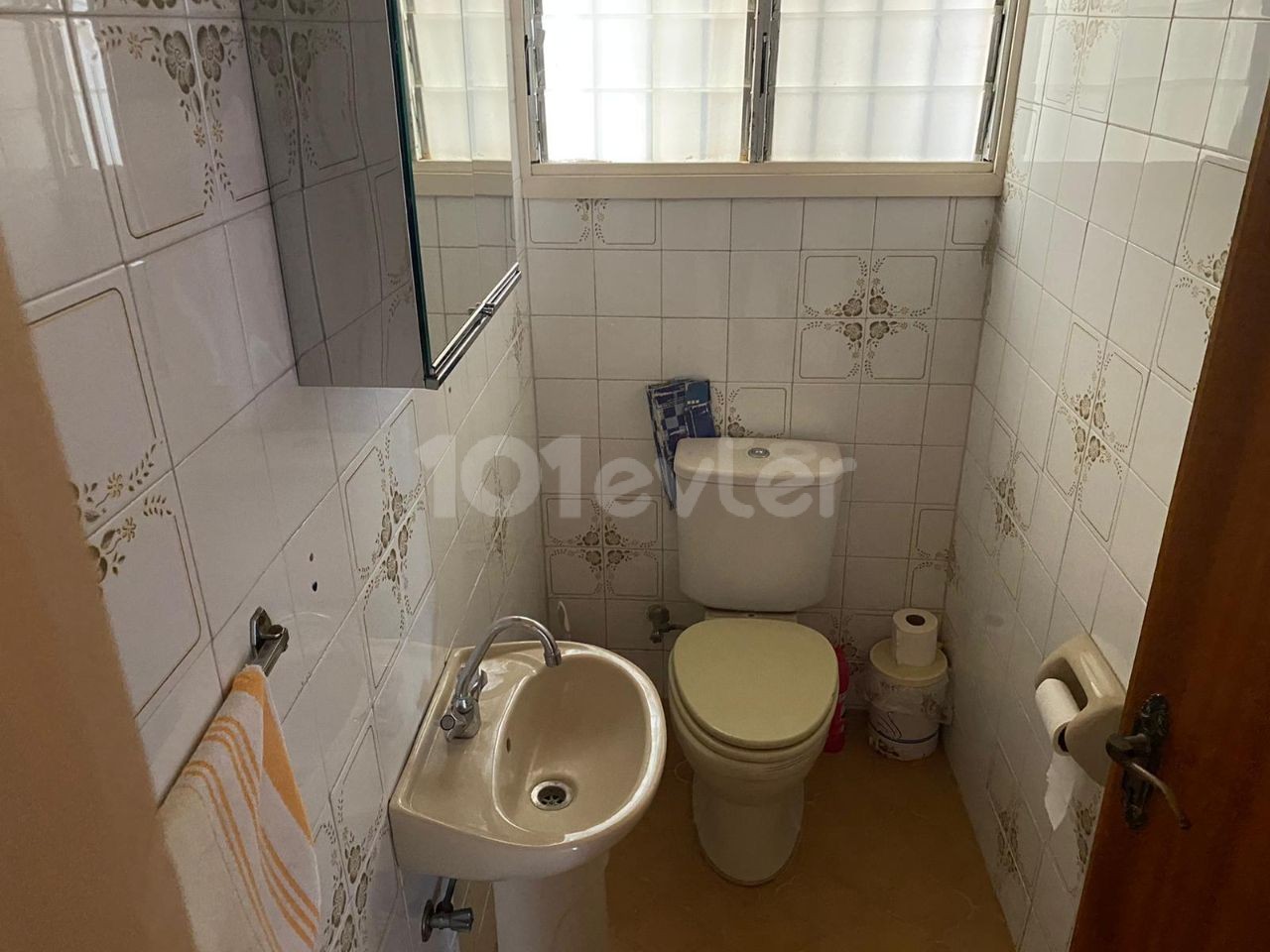 LEFKOŞA KÖŞLÜÇİFTLİKTE 1.KAT 3+1 TÜRK MALI SATILIK DAİRE