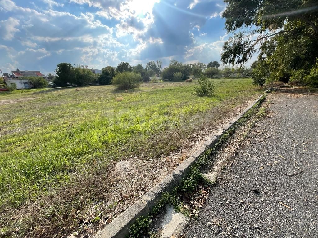 Residential Zoned Plot For Sale in Köşklüçiftlik, Nicosia