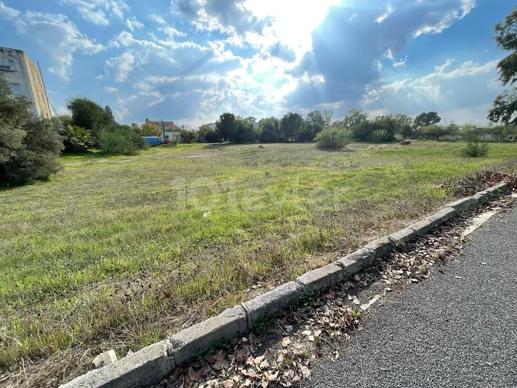 Residential Zoned Plot For Sale in Köşklüçiftlik, Nicosia