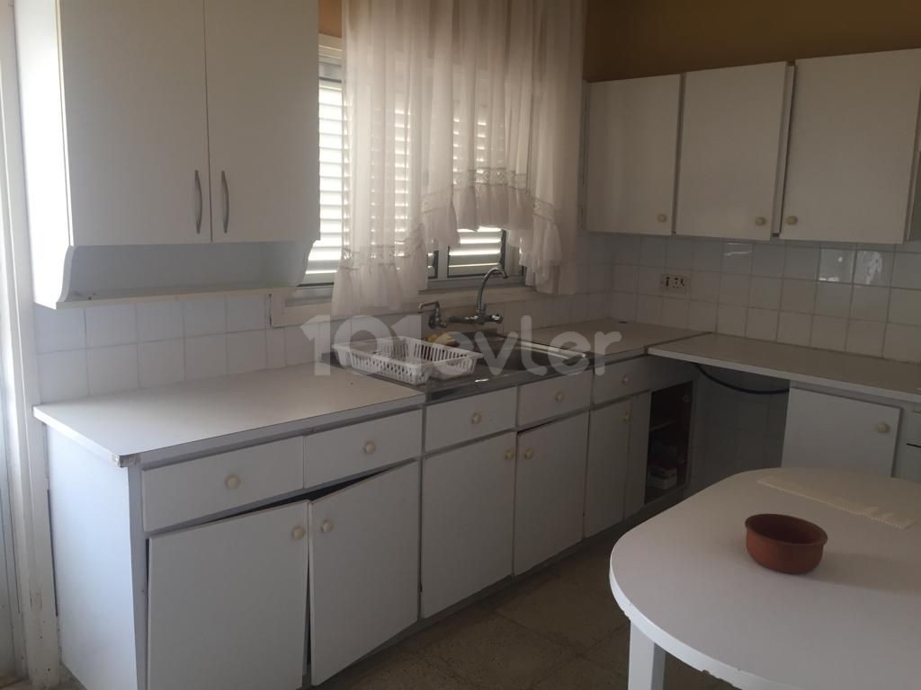 LEFKOŞA METEHAN KİRALIK DAİRE 3+1 EŞYASIZ