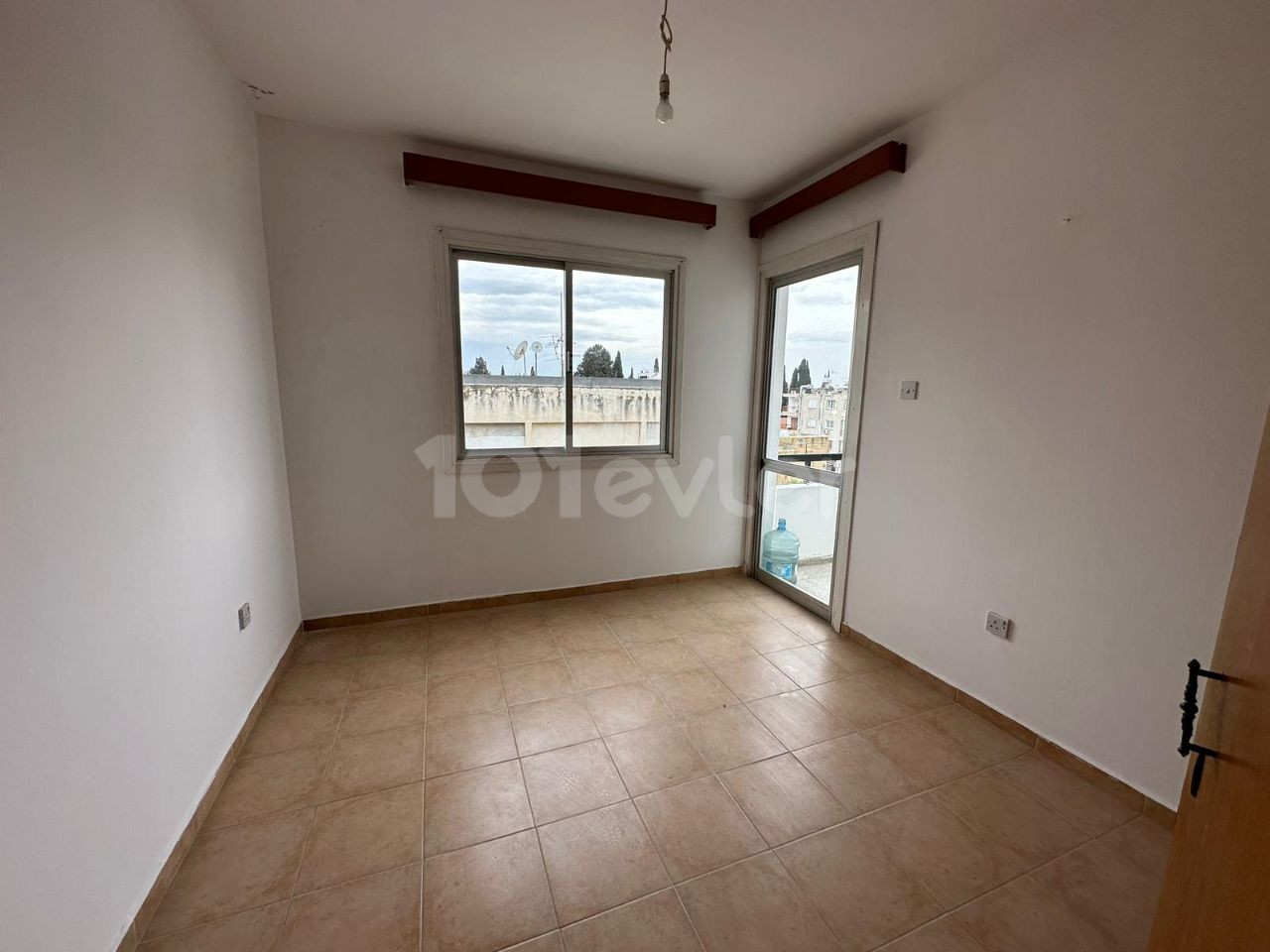 LEFKOŞA KÖŞLÜÇİFTLİK BÖLGESİN'DE SATILIK DAİRE