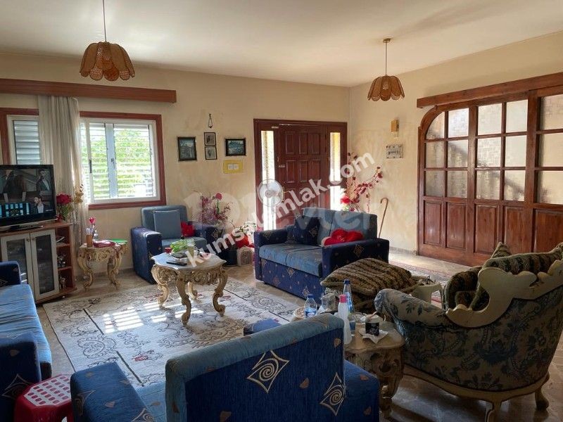 DOPPELVILLA ZUM VERKAUF IN NIKOSIA / HAMITKOY IST ZUM WECHSEL FÜR 125.000.- GBP OFFEN