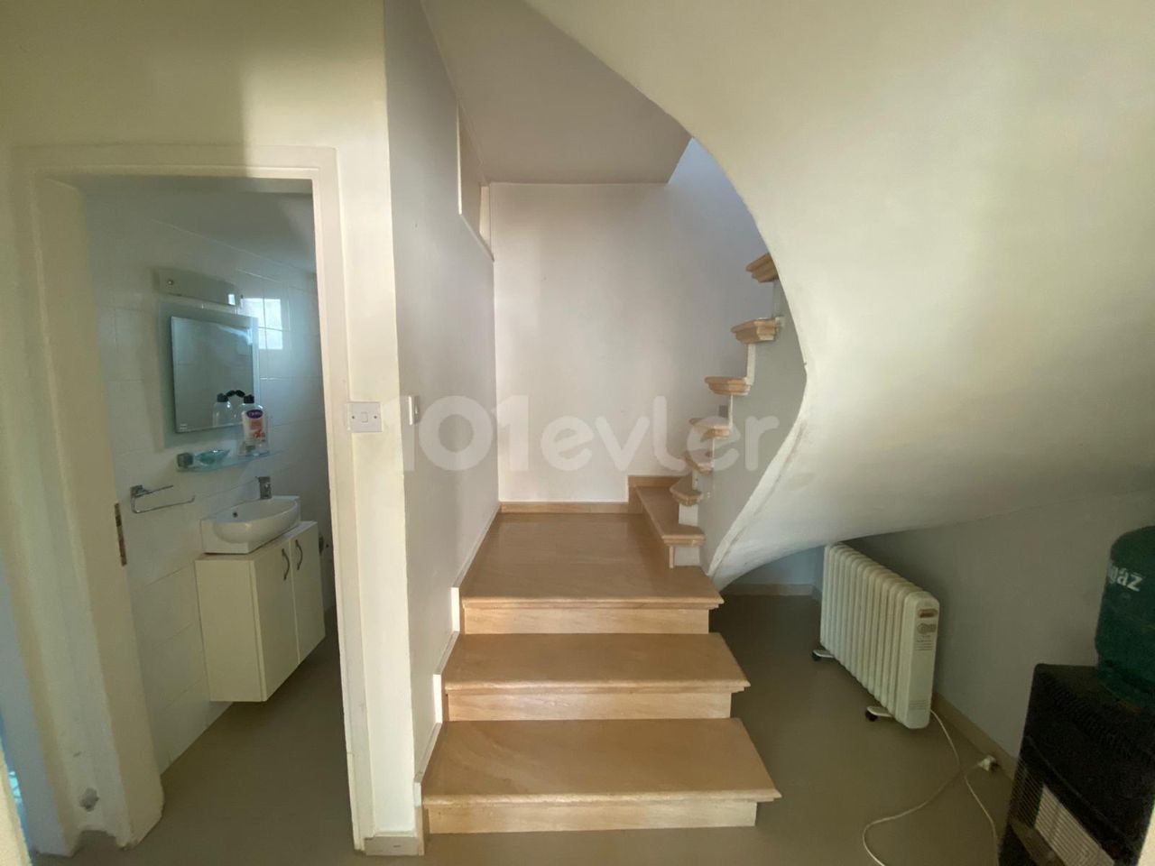 Semi Detached For Sale in Göçmenköy, Nicosia