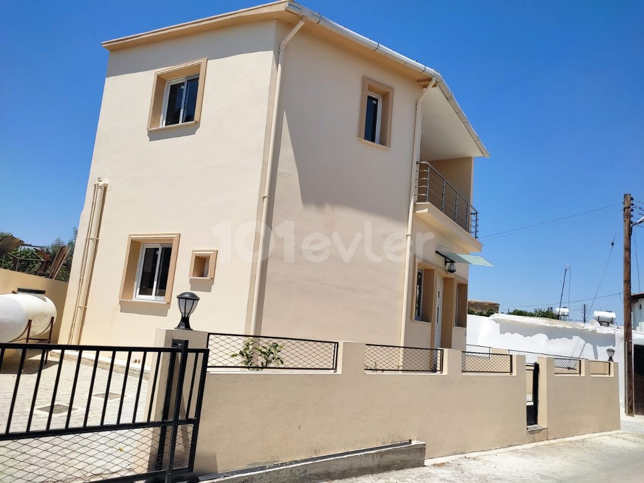 Detached House For Sale in Meriç, Nicosia