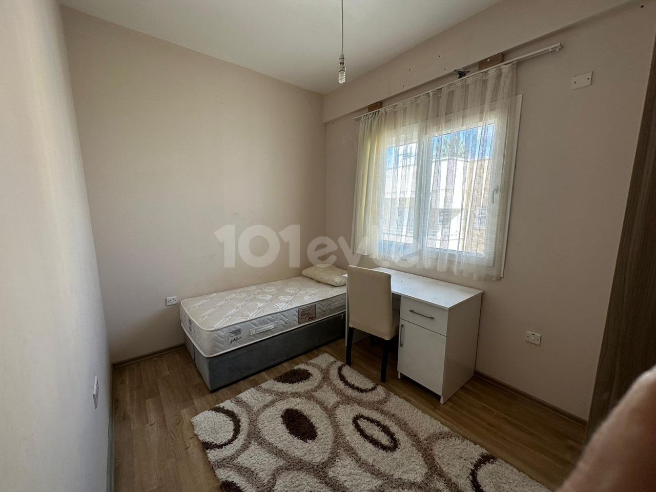 WOHNUNG ZUR MIETE AUF DER STRASSE IN ORTAKOY, LEFKOŞA