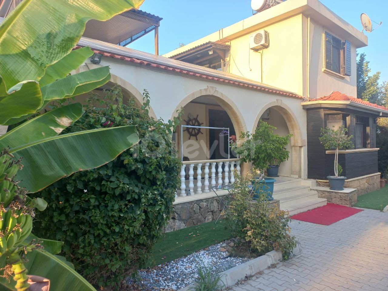 HAUS ZUR MIETE 2.500 STG IN GUINEA ALSANCAK