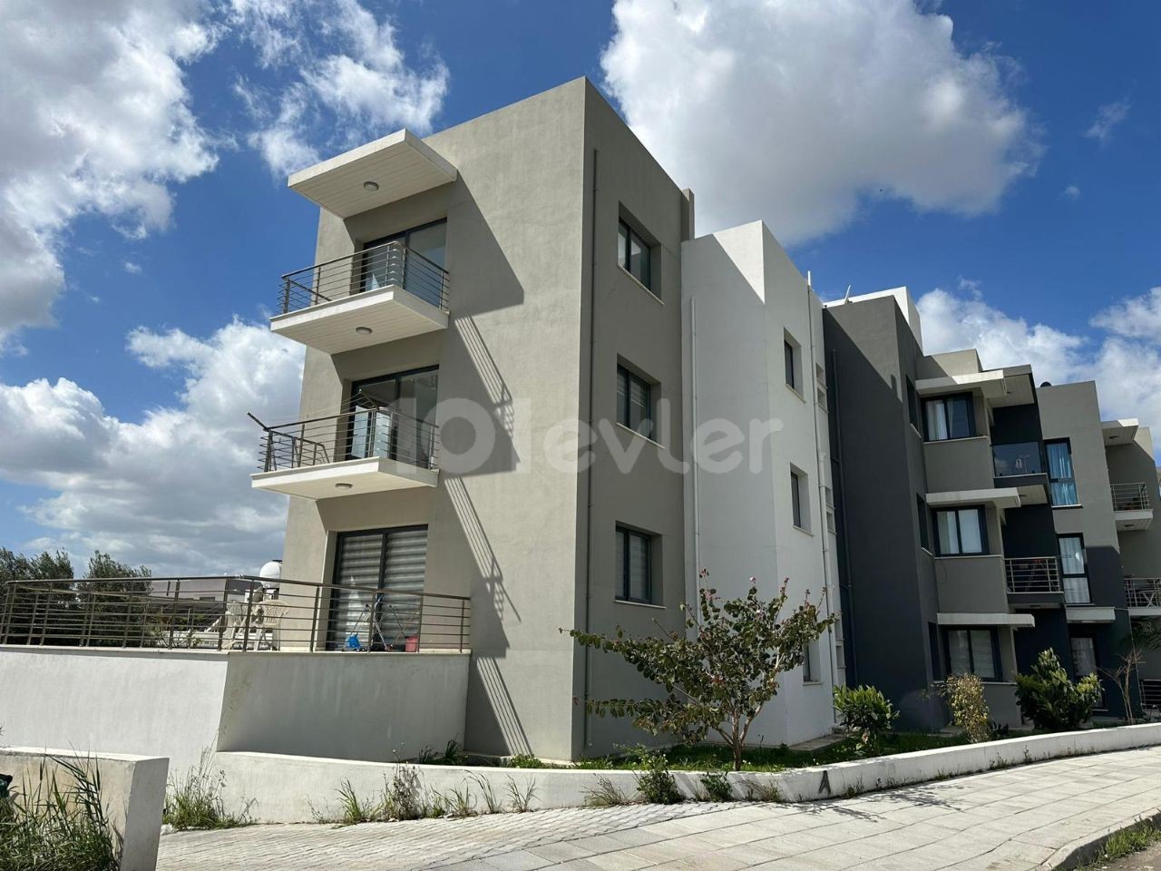 APARTMENT FOR SALE IN LEFKOŞA DUMLUPINAR AREA