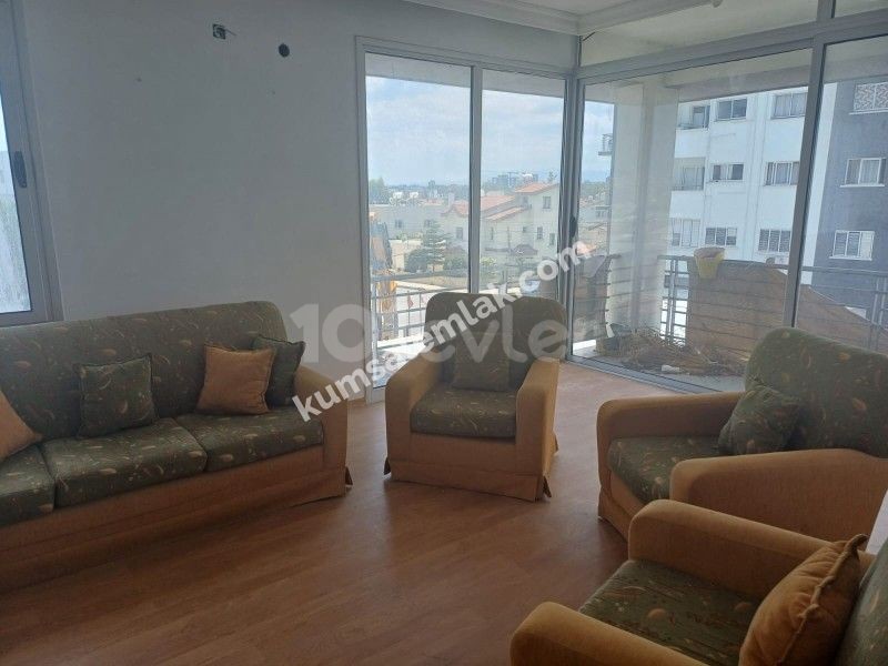 LEFKOŞA GÖÇMENKÖY BÖLGESİNDE EŞYALI KİRALIK DAİRE