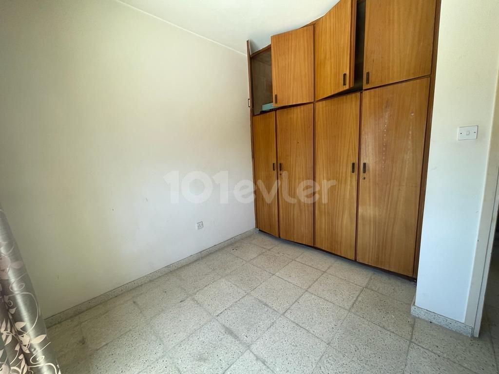 APARTMENT FOR SALE WITH COMMERCIAL LICENSE IN NEW TOWN AREA OF LEFKOŞA