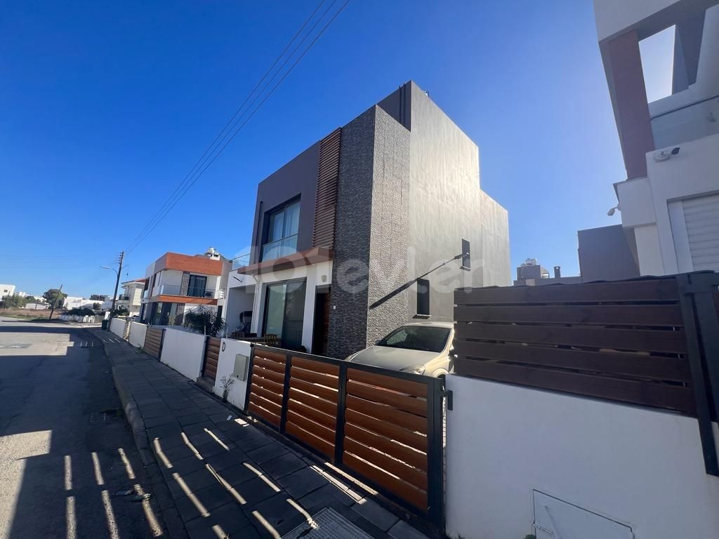 4+1 TURKISH DETACHED HOUSE FOR SALE IN ORTAKÖY AREA