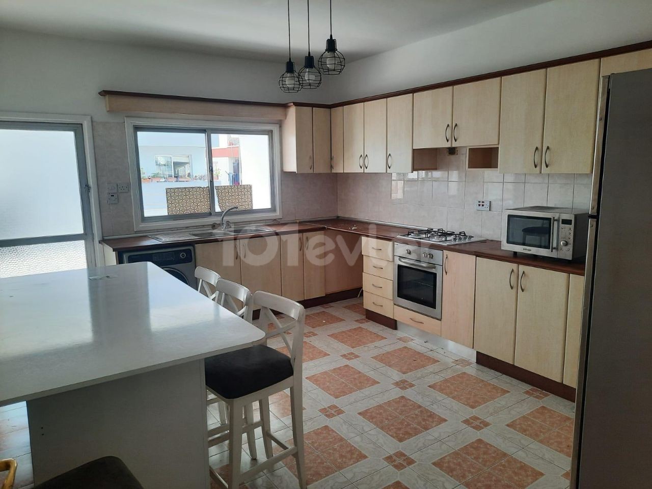 FLAT FOR RENT IN A CENTRAL LOCATION IN MARMARA REGION