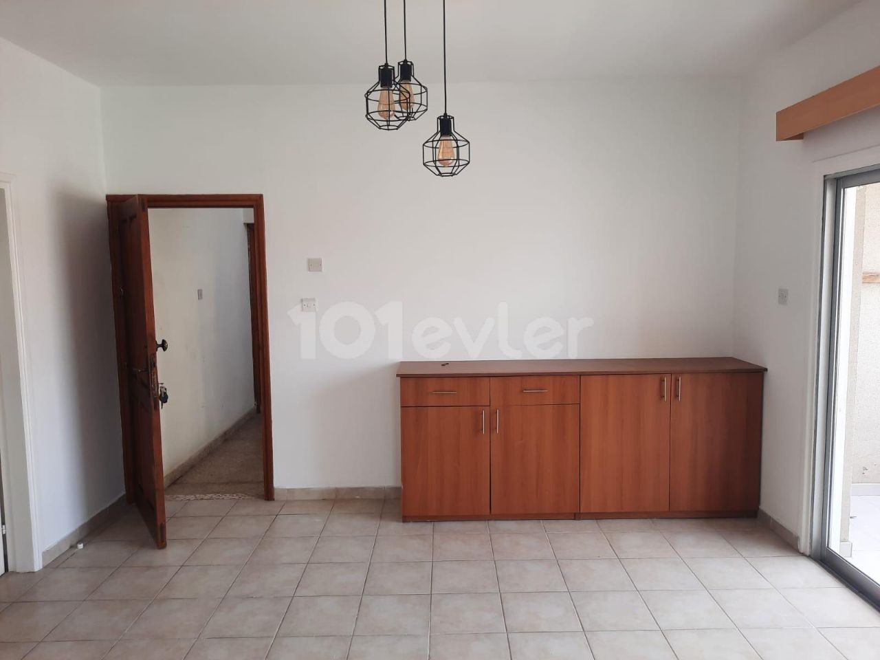 FLAT FOR RENT IN A CENTRAL LOCATION IN MARMARA REGION