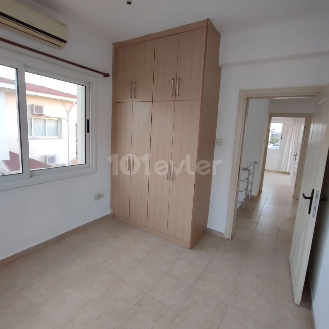 NICOSIA HAMİTÖY 3+1 TÜRKISCHES KOÇANLI TWIN DUPLEX ZU VERKAUFEN