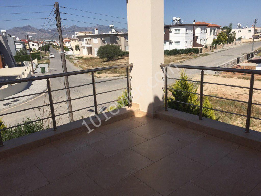 DETACHED HOUSE FOR SALE WITH 1 HALL WITH 4 BEDROOMS IN THE KERMIYA DISTRICT OF NICOSIA FOR STG 195,000 ** 