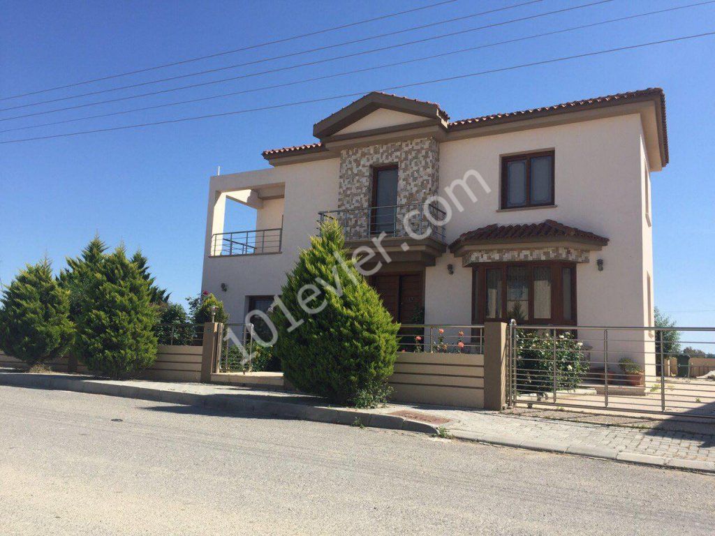 DETACHED HOUSE FOR SALE WITH 1 HALL WITH 4 BEDROOMS IN THE KERMIYA DISTRICT OF NICOSIA FOR STG 195,000 ** 