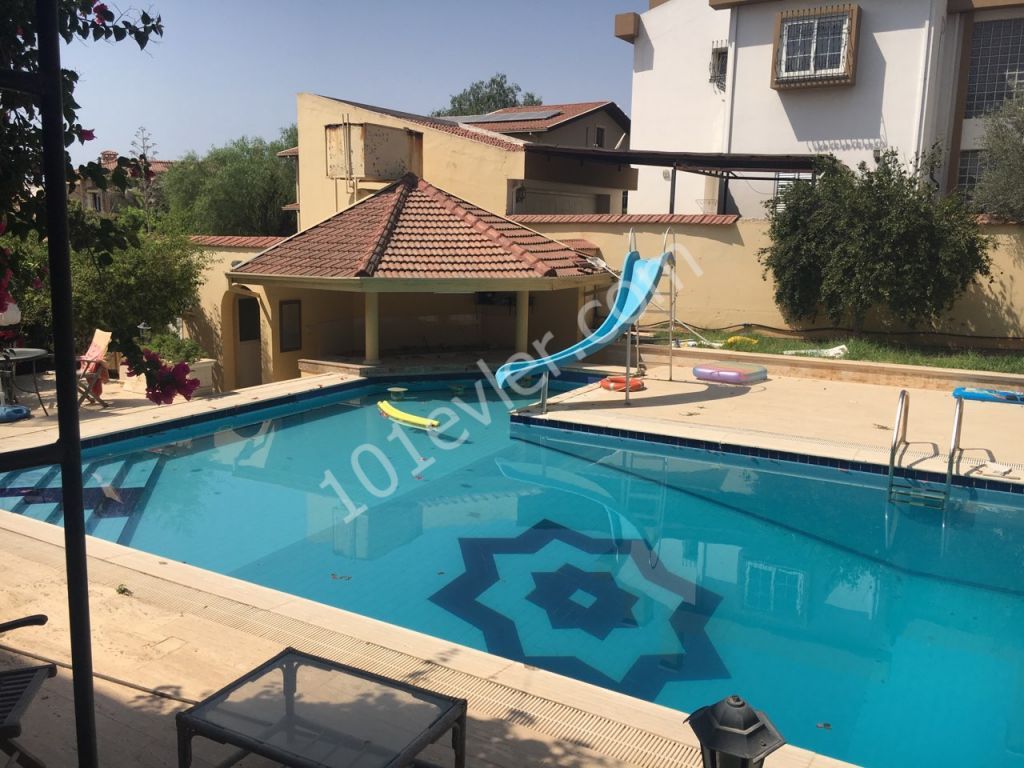 Gönyeli Yenikent'te Havuzlu Türk Malı 395,000 stg Villa  iletişim no:05338800084