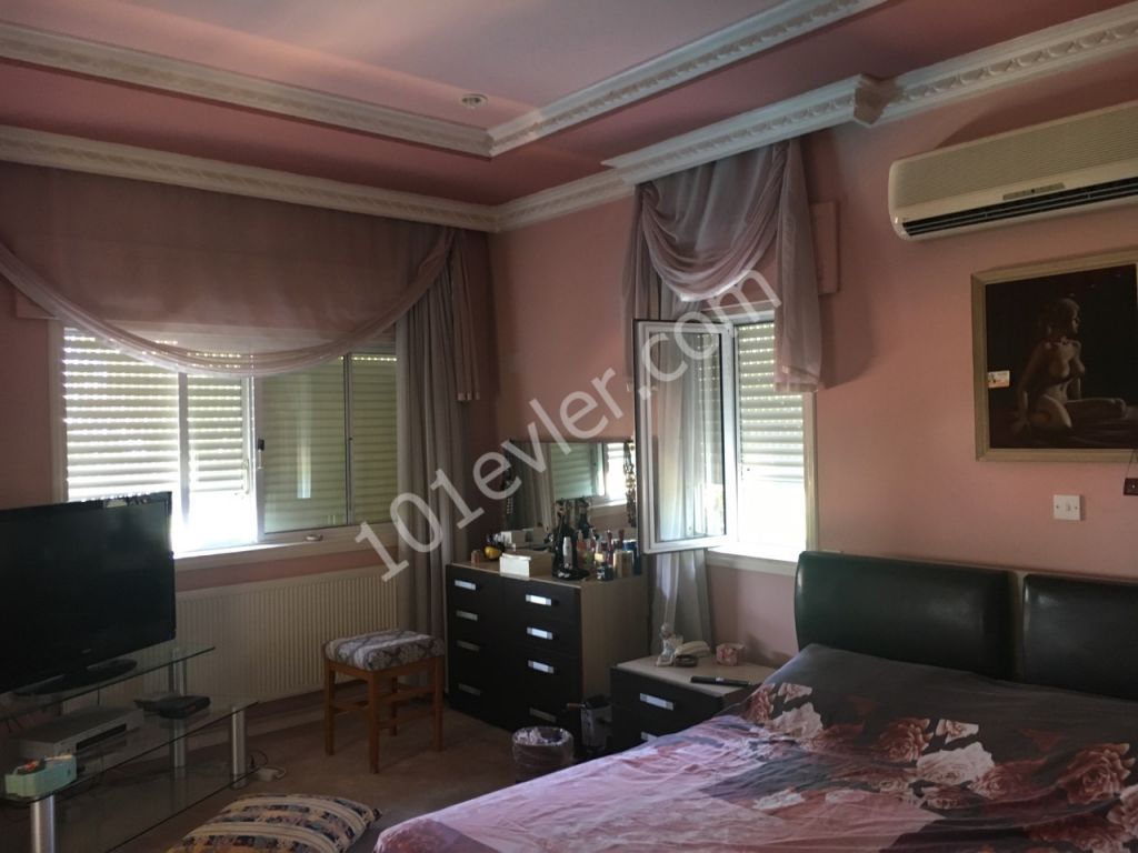 Gönyeli Yenikent'te Havuzlu Türk Malı 395,000 stg Villa  iletişim no:05338800084