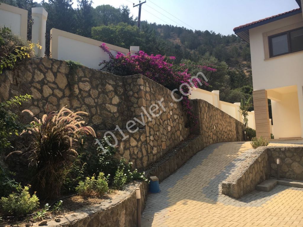 Villa For Sale in Alsancak, Kyrenia