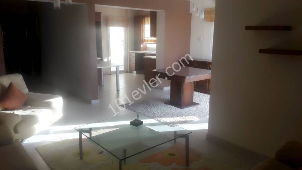 LEFKOŞA GÖNYELİ' 3+1 FULL EŞYALI 2200 TL KİRALIK DAİRE