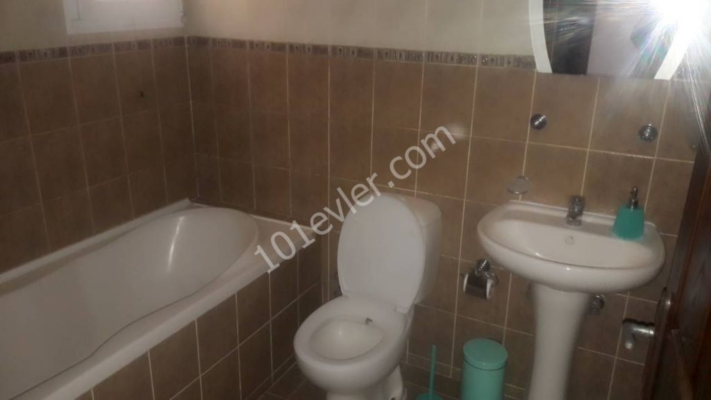 LEFKOŞA GÖNYELİ' 3+1 FULL EŞYALI 2200 TL KİRALIK DAİRE