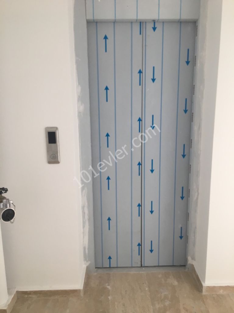 GİRNE’DE 2+1 SATILIK LÜKS SIFIR DAİRE 70.000 STG