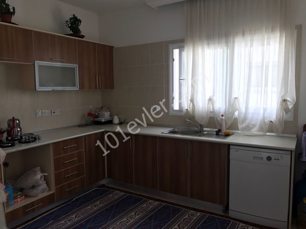 GİRNE BOĞAZ’DA 3+1 130 m2 TÜRK MALI 57,500 STG SATILIK DAİRE