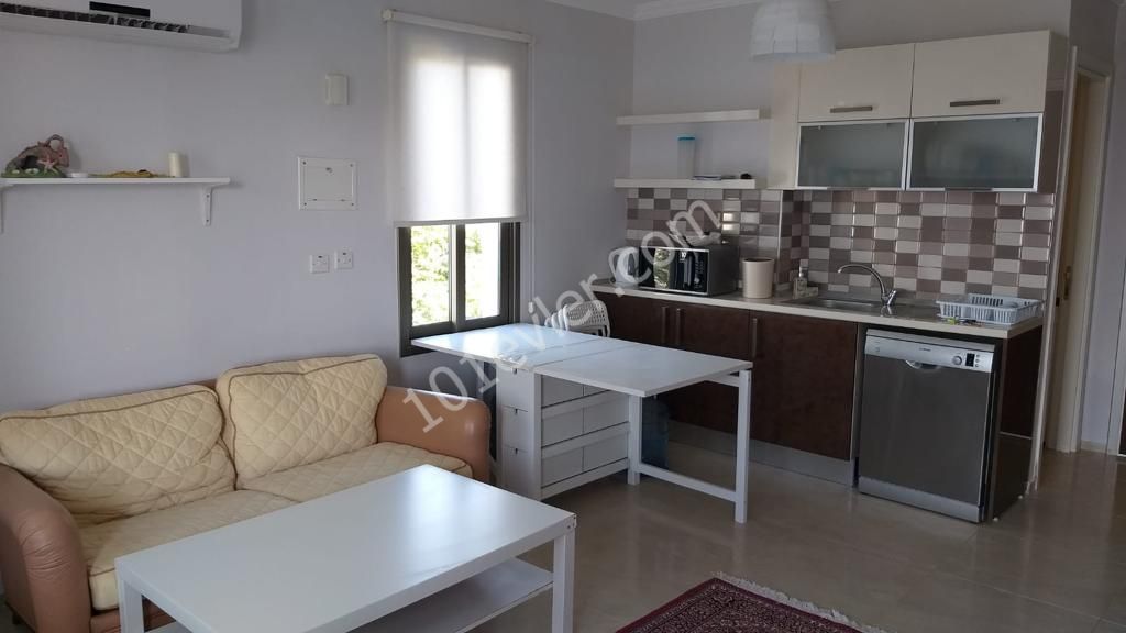 Çok Güzel sakin sitede 2+1 daire, eşyalı, havuzlu sitede