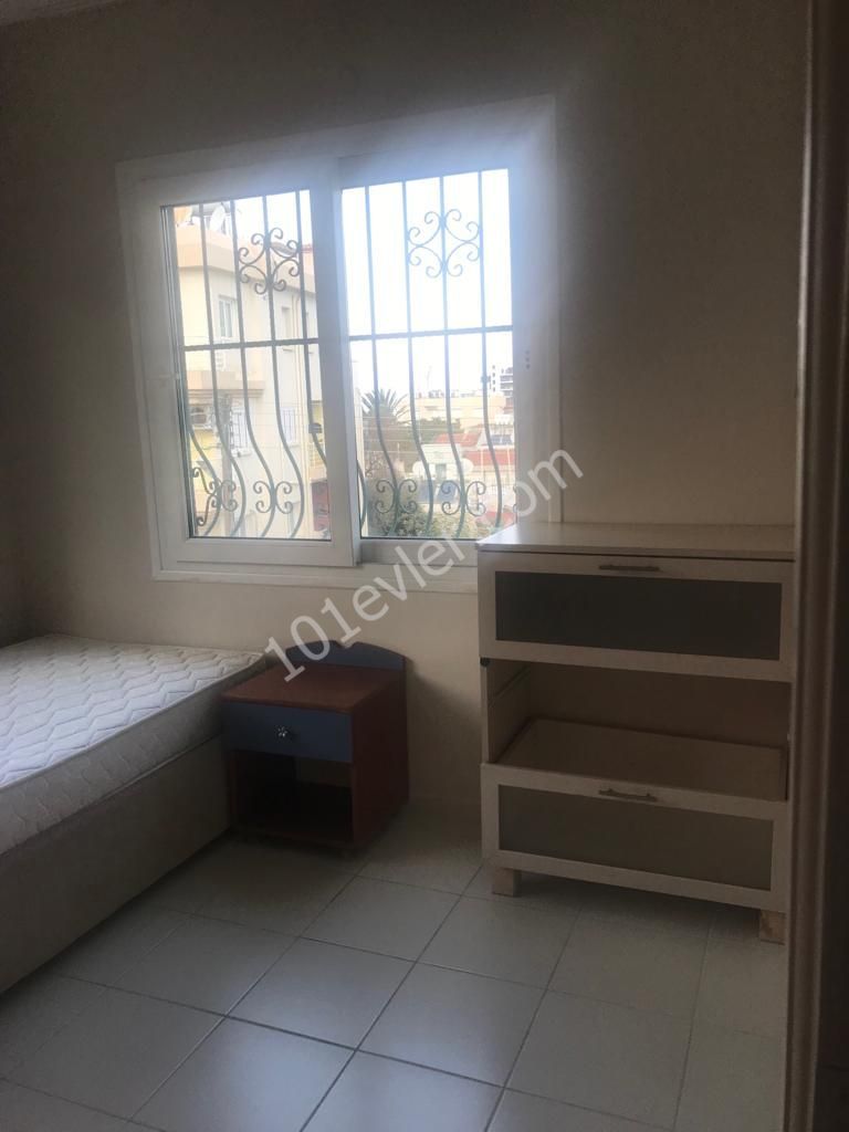 Yukarı Girne Bölgesinde Satılık 2+1 daire