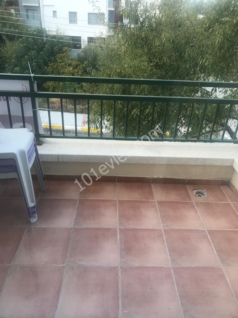 Yukarı Girne Bölgesinde Satılık 2+1 daire