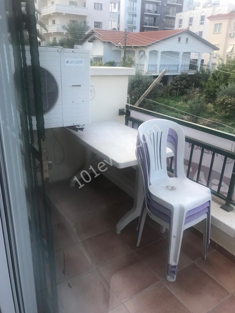 Yukarı Girne Bölgesinde Satılık 2+1 daire