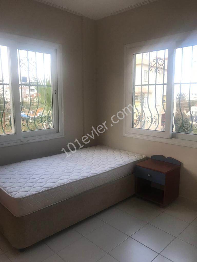 Yukarı Girne Bölgesinde Satılık 2+1 daire