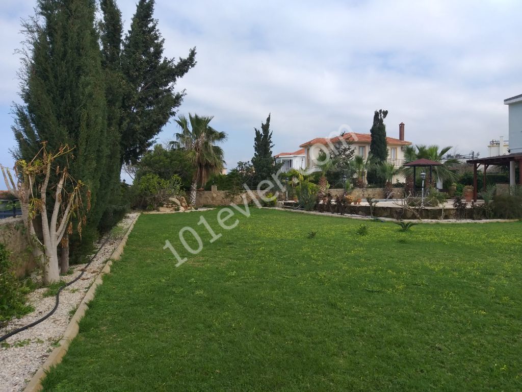 4 bedroom for sale in Çatalköy, Kyrenia