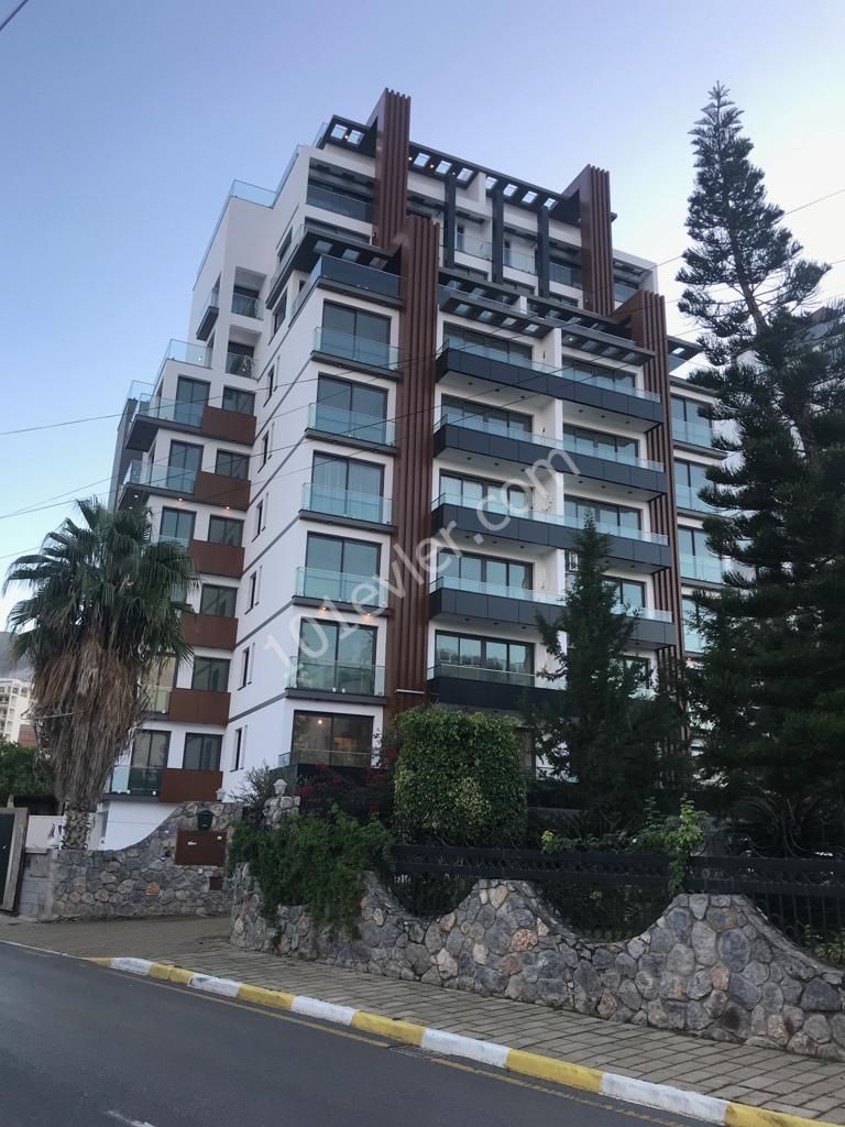 2 Bedroom apartments with Turkish Title in Kyrenia Central ** 