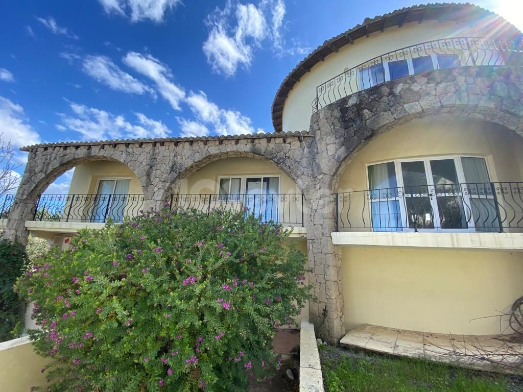 Triplex villa with pool for sale in Çatalkoy ** 