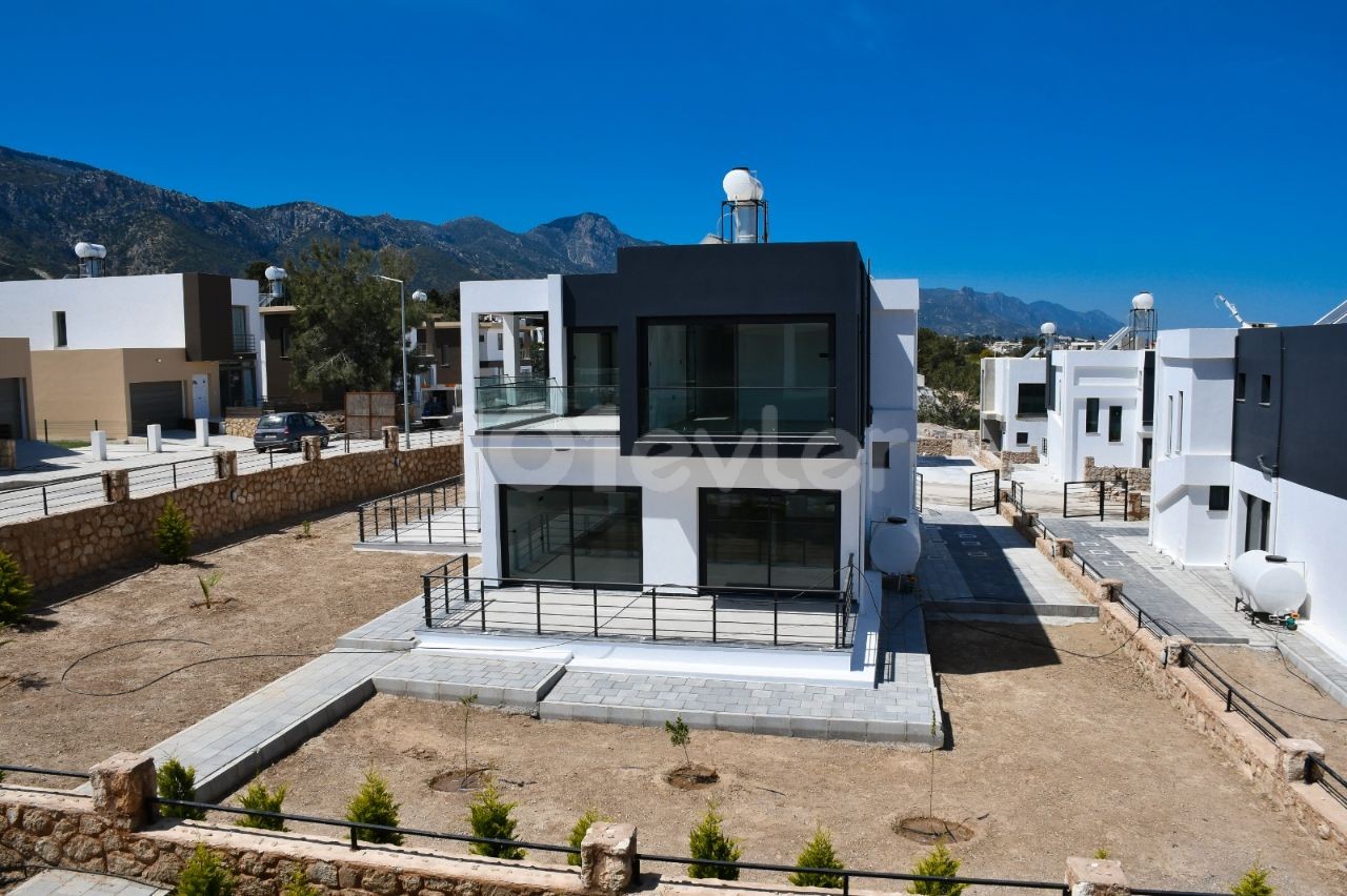 Modern villas for sale with Magnificent Views in Kyrenia Çatalköy ** 