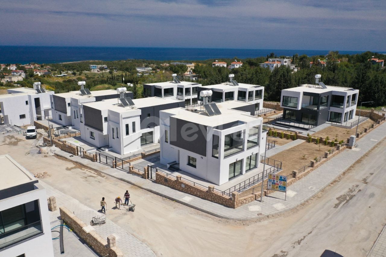 Girne Çatalköy'de Muhteşem Manzaralı Satılık modern villalar