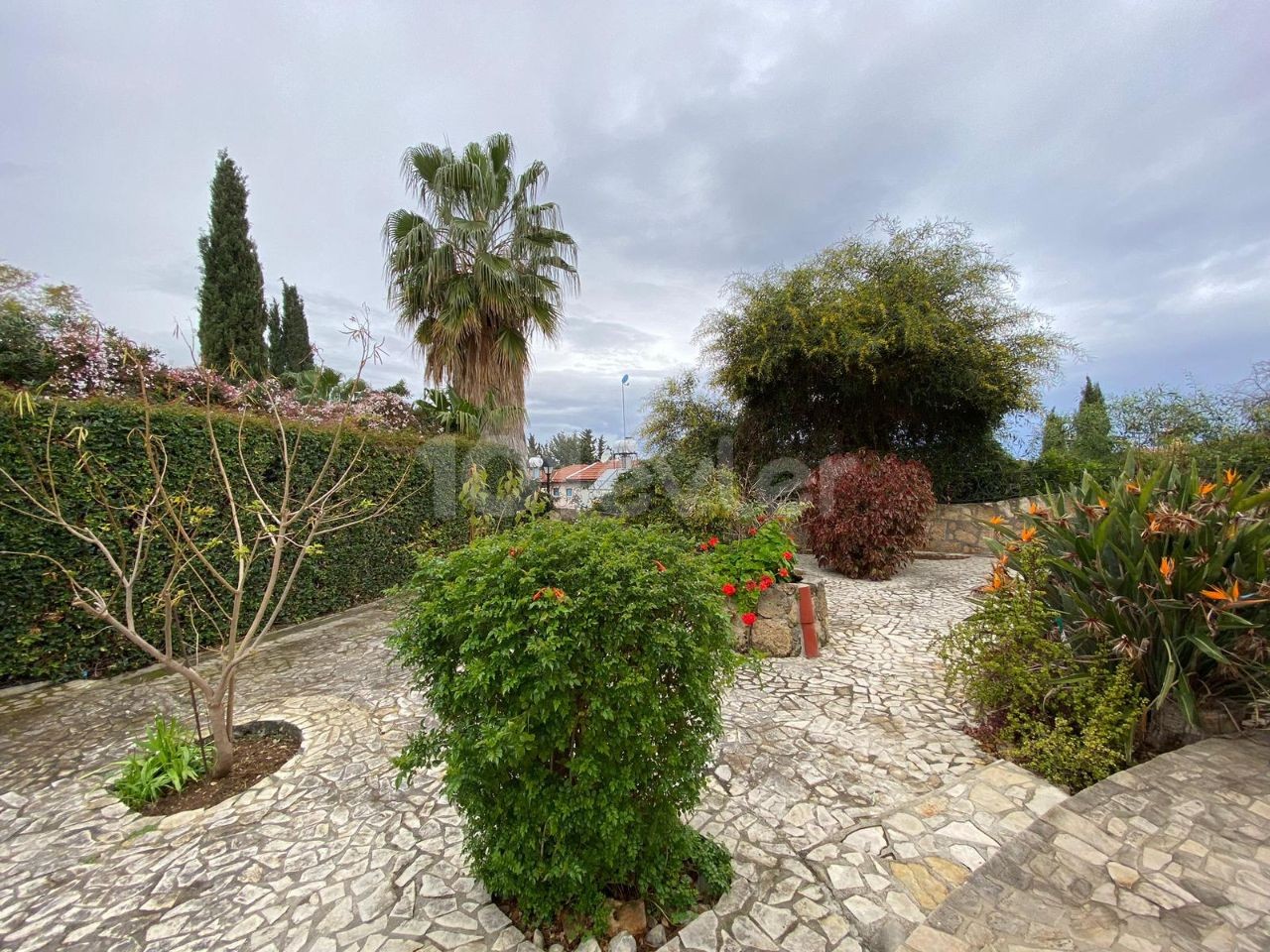 Fully independent single-storey bungalow with Turkish Title Deed with Mountain and Sea Views 