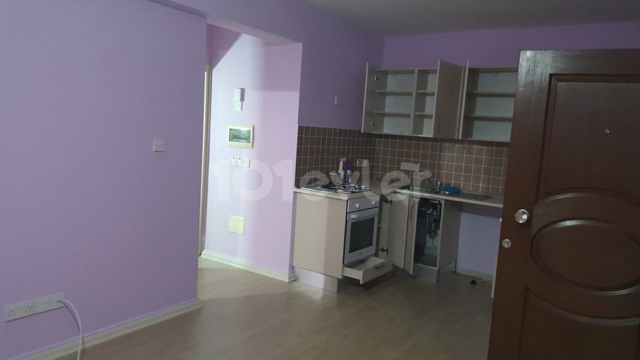 Girne, Zeytinlik Bölgesinde Satılık 1+1 Apartman Dairesi