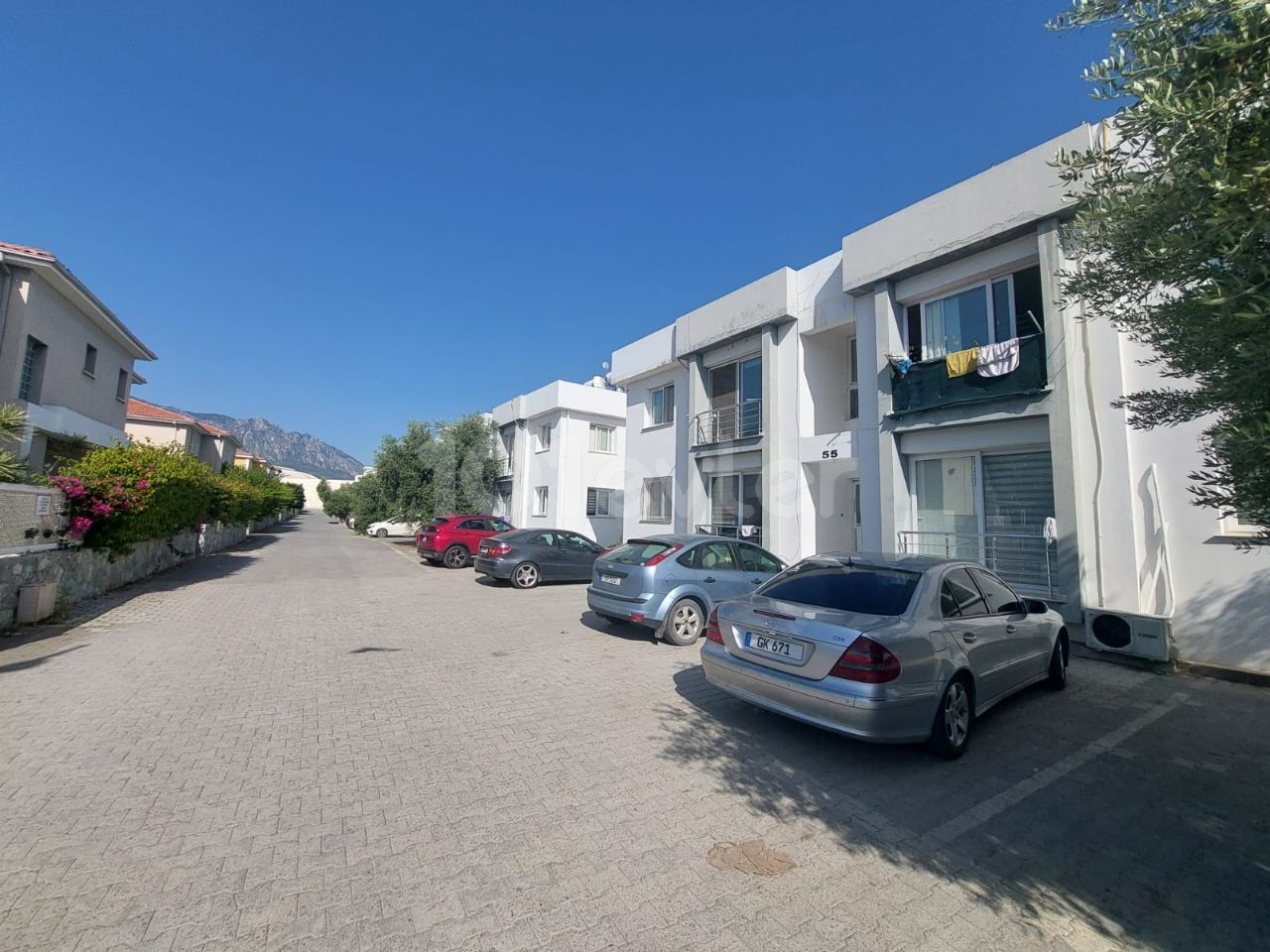 1+1 Flat for Sale in Girne, Zeytinlik Area