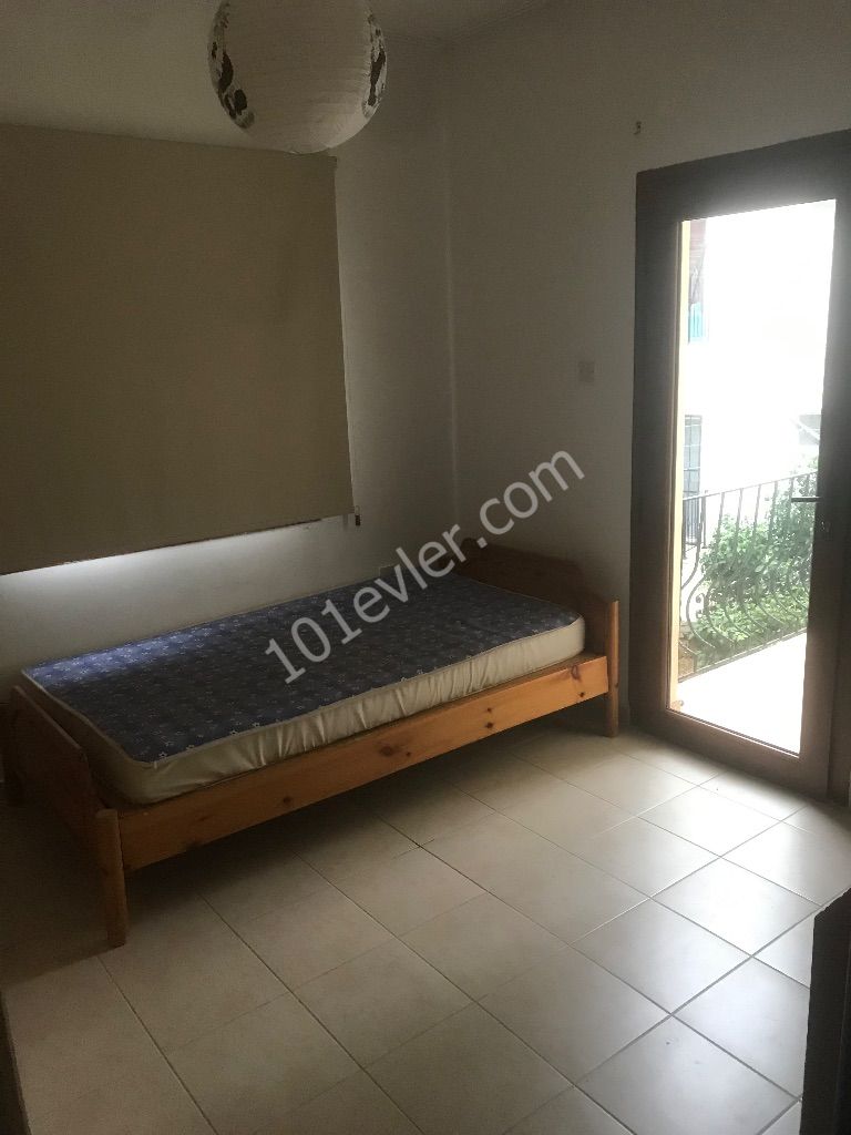 Flat To Rent in Alsancak, Kyrenia