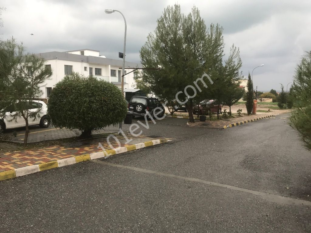 Flat To Rent in Alsancak, Kyrenia