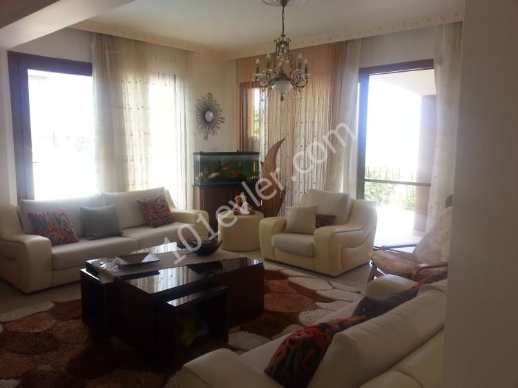 Villa For Sale in Çatalköy, Kyrenia