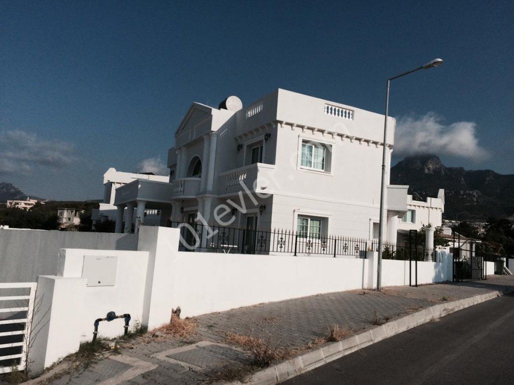 Villa For Sale in Çatalköy, Kyrenia