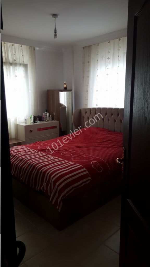 Girne Merkezde Muhteşem  Lokasyonda Site İçerisinde Penthouse Tipi 4+1  Eşdeğer Koçanlı Satılık Dublex Daire!!! 