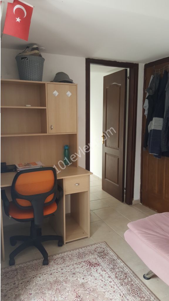 Girne Merkezde Muhteşem  Lokasyonda Site İçerisinde Penthouse Tipi 4+1  Eşdeğer Koçanlı Satılık Dublex Daire!!! 